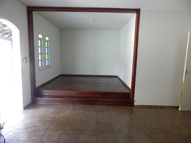 Casa à venda com 4 quartos, 255m² - Foto 13