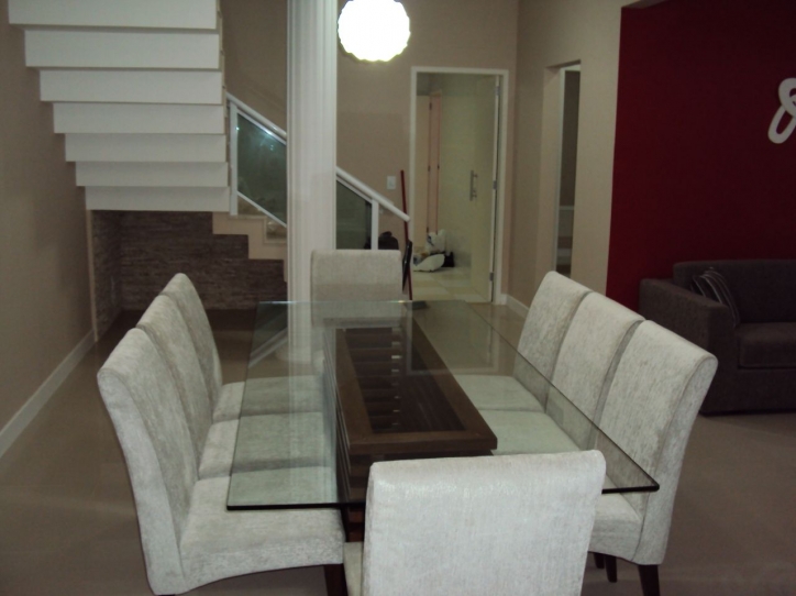 Casa à venda com 4 quartos, 220m² - Foto 2
