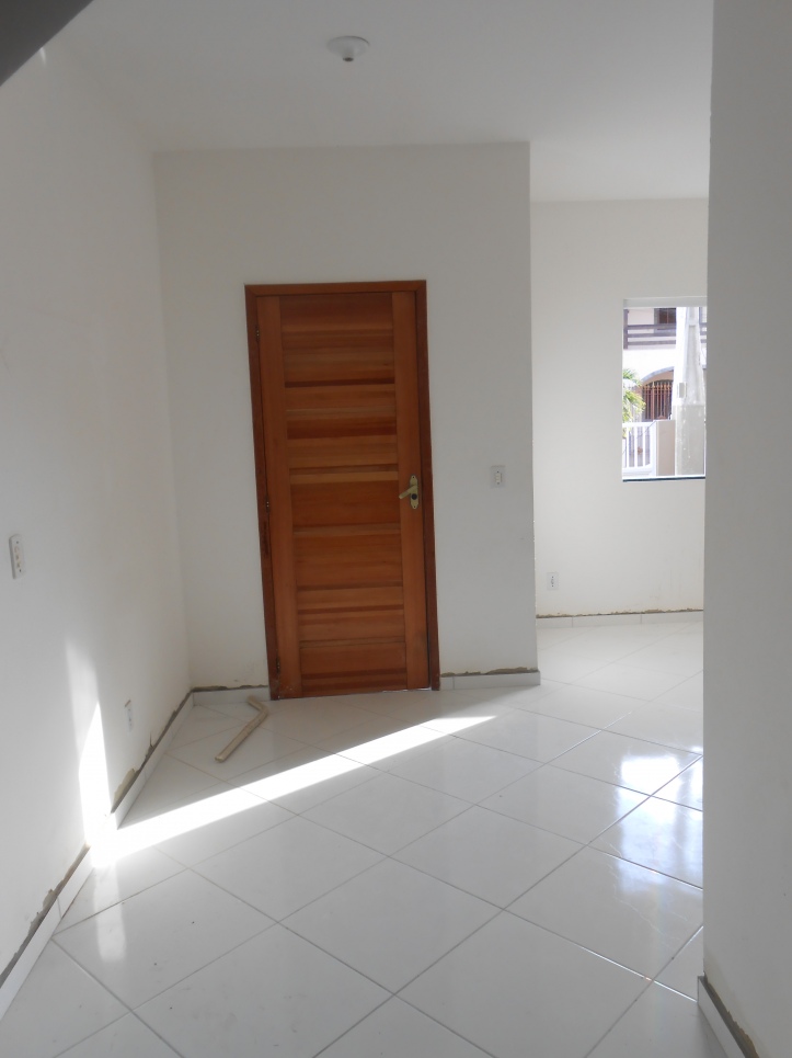 Casa à venda com 3 quartos, 110m² - Foto 2