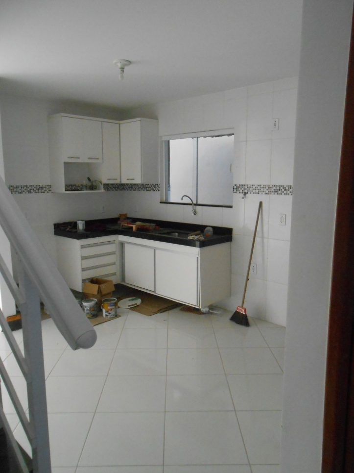 Casa à venda com 3 quartos, 110m² - Foto 4
